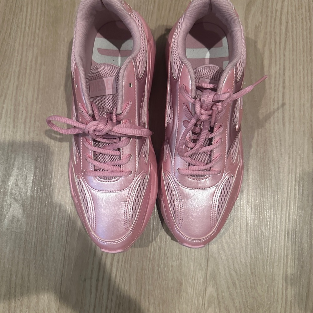 Pastel Pink Low-Top Sneakers with Glossy Finish